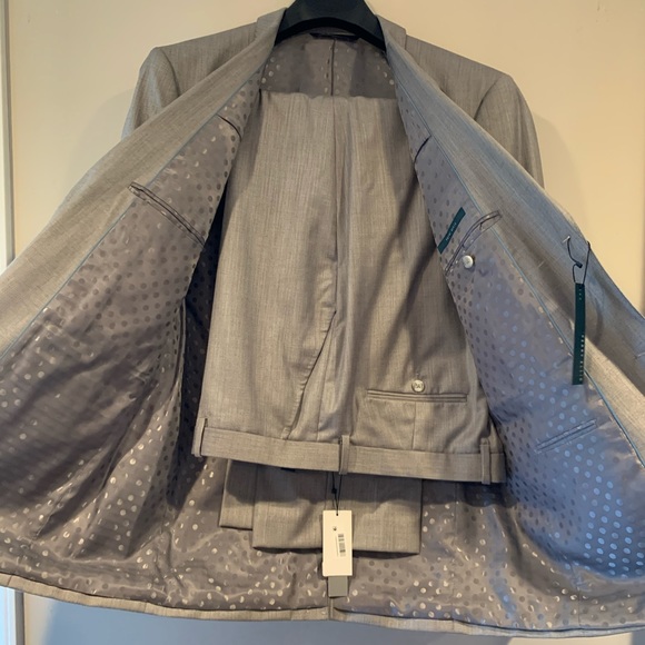 Perry Ellis Suit - Picture 3 of 7